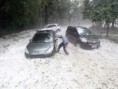 /album/imagens-%22s%c3%a3o-paulo-tem-chuva-forte-e-queda-de-granizo%22/age20140519075-jpg/